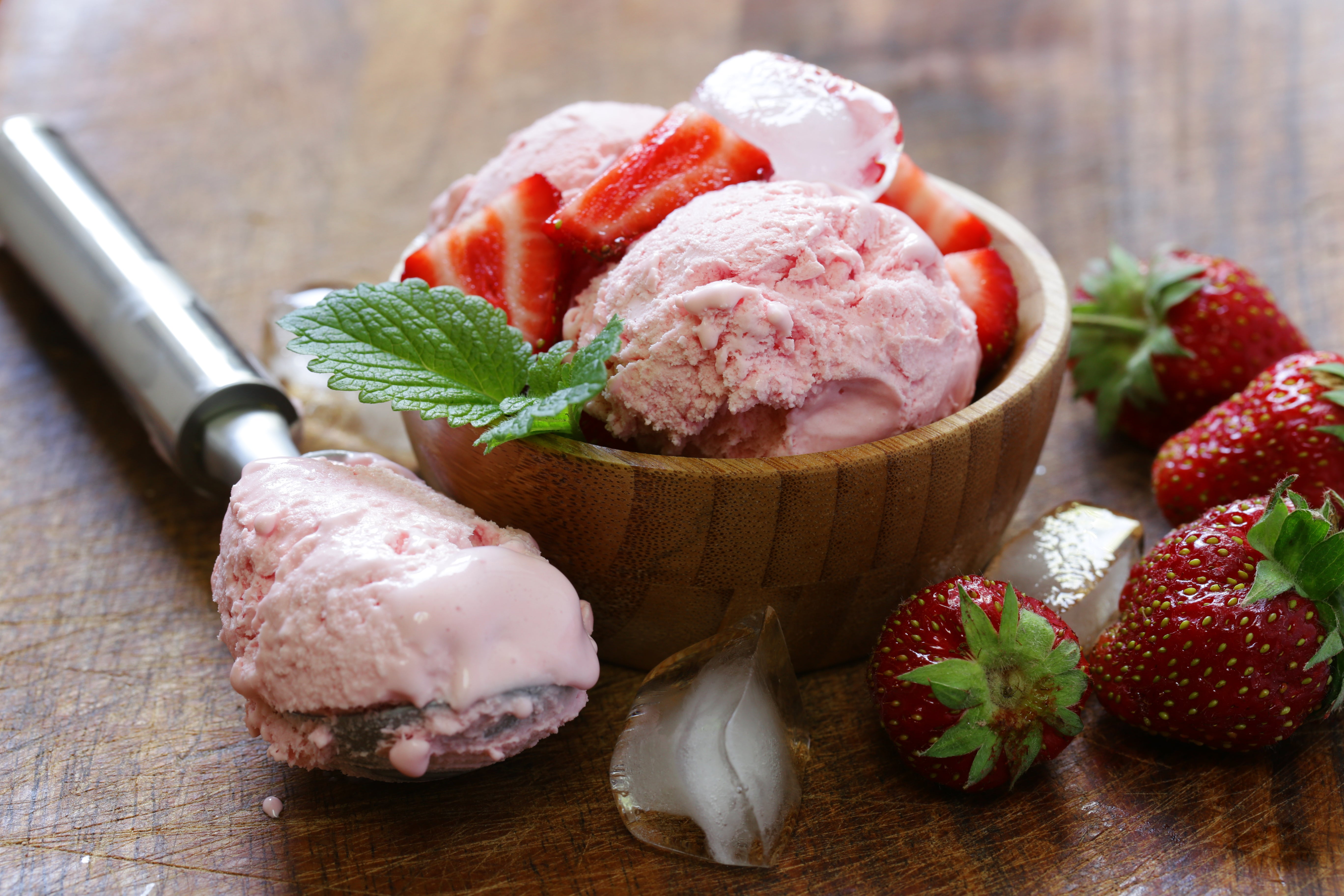 Strawberry-Balsamico Ice Cream