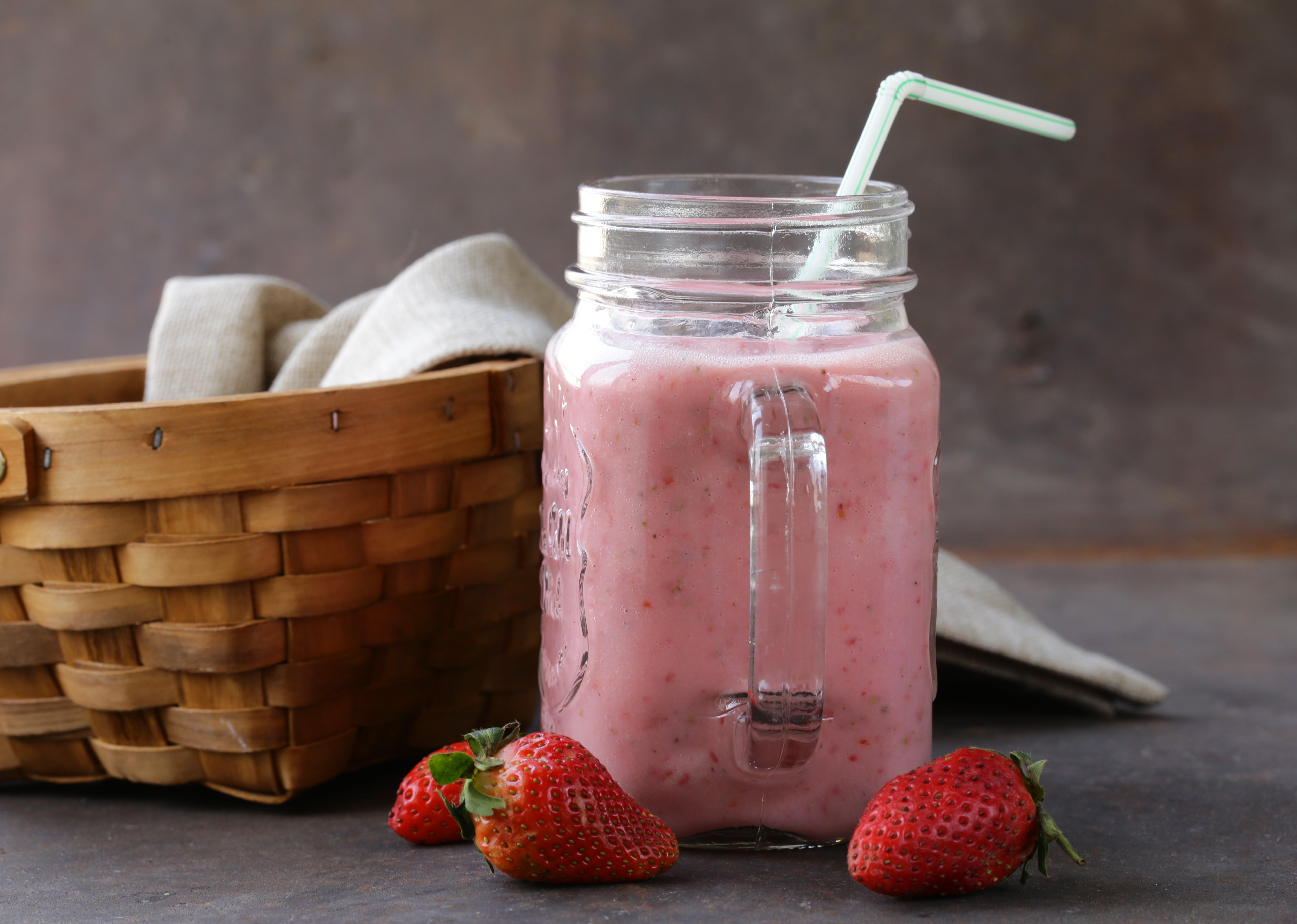 Strawberry-Cookie Proteinshake